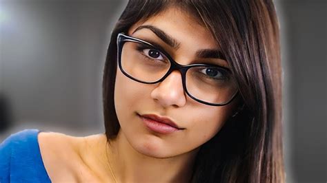 Mia Khalifa Giving Handjob Porn Videos 